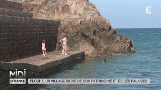 SUIVEZ LE GUIDE  Plouha un village riche de son patrimoine et de ses falaises [upl. by Zared]