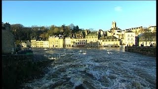 Inondations la ville de Quimperlé sous 4m60 deau  0702 [upl. by Arlin415]