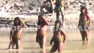 Lost Peruvian tribe make first contact [upl. by Clarita919]